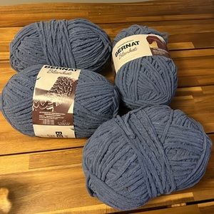 Bernat blanket yarn. Lot of 4.